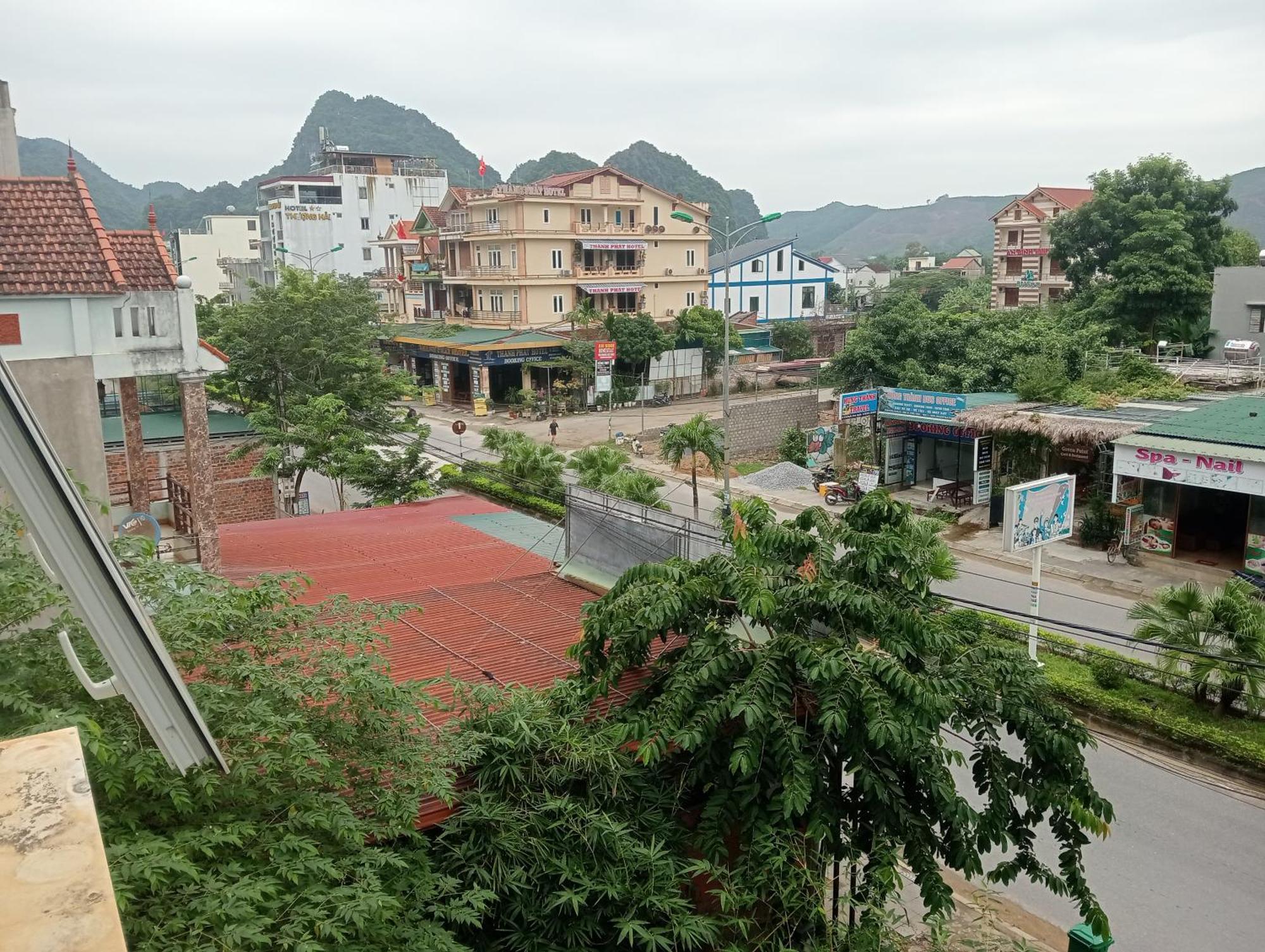Song Toan Hotel Phong Nha Exteriör bild
