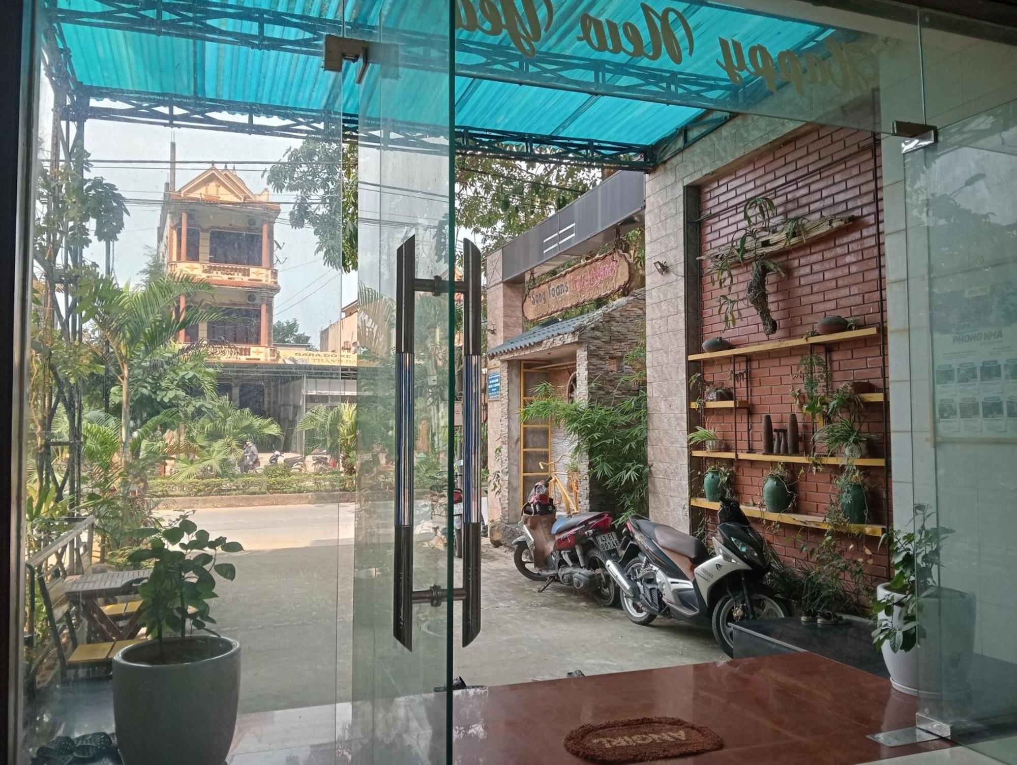 Song Toan Hotel Phong Nha Exteriör bild