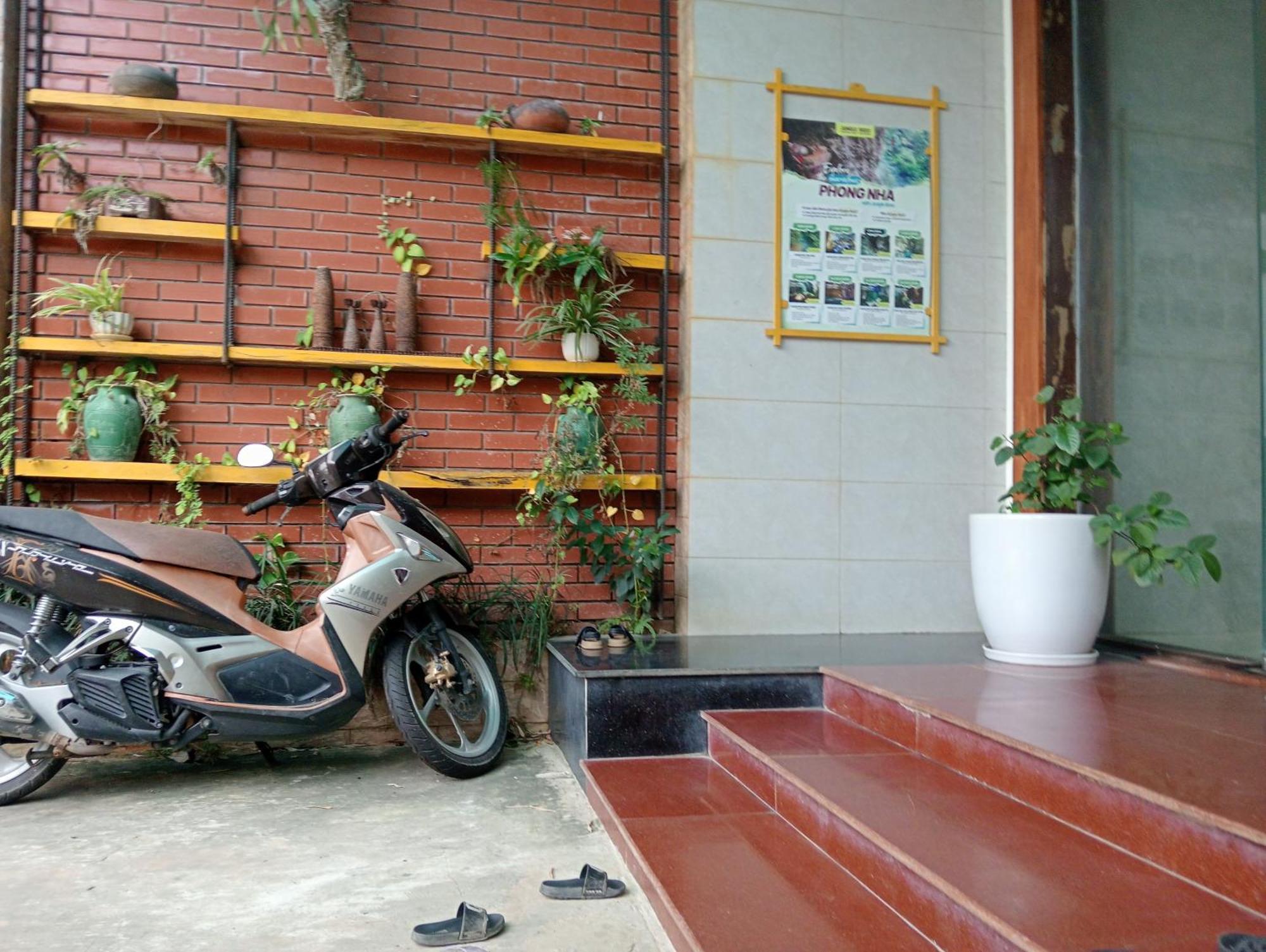 Song Toan Hotel Phong Nha Exteriör bild