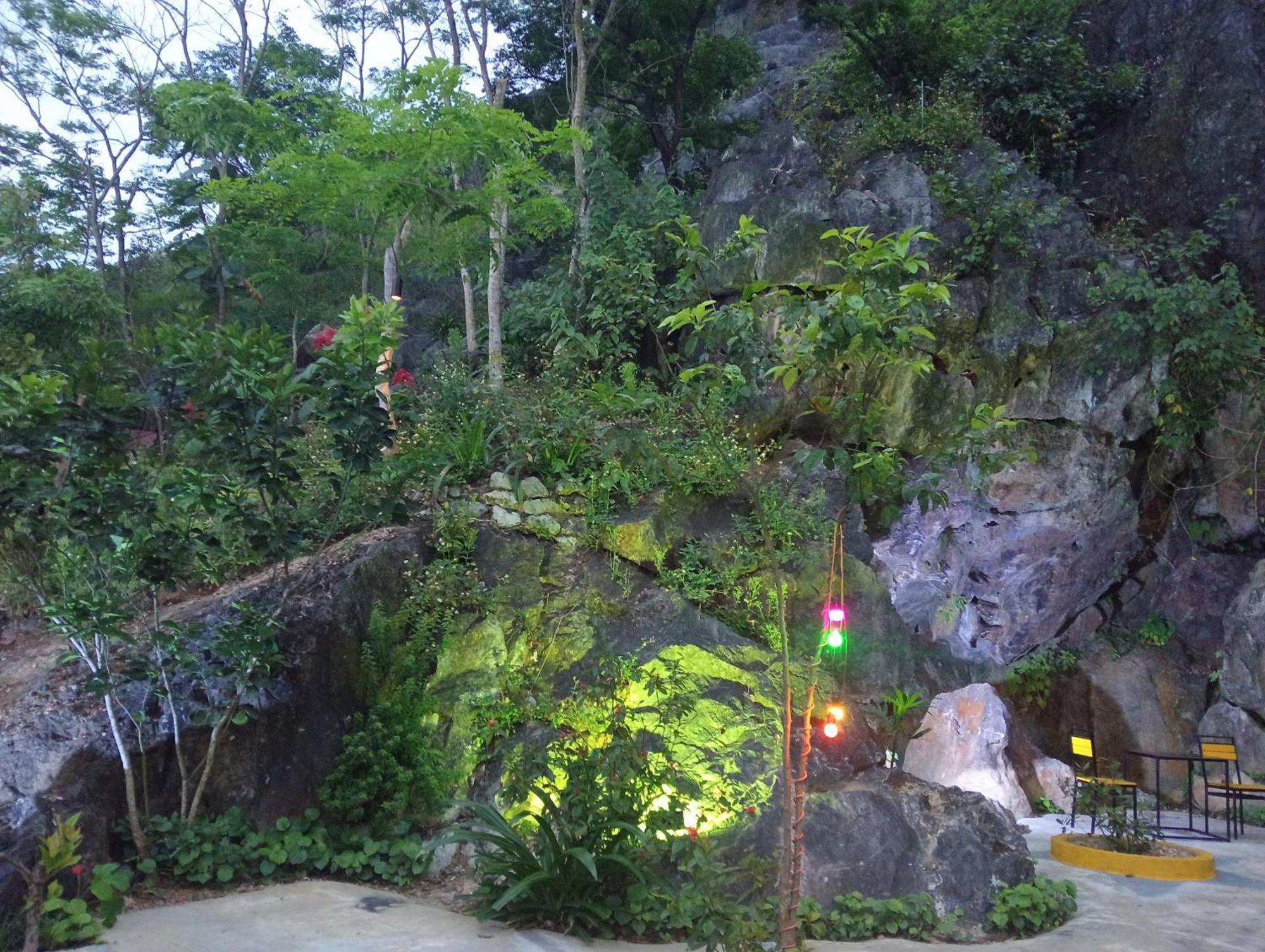 Song Toan Hotel Phong Nha Exteriör bild